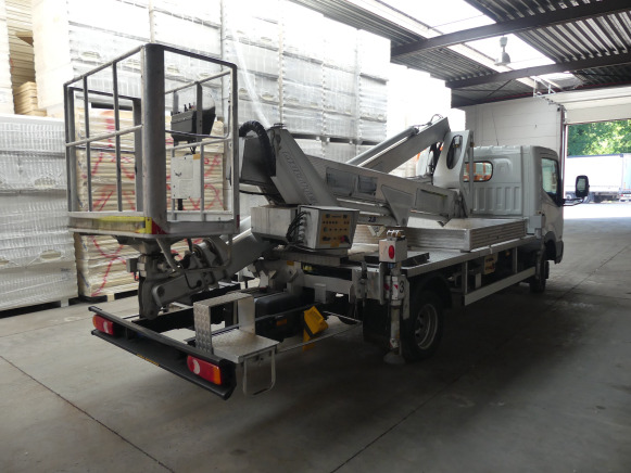 Camionnette nacelle Nissan Cabstar-Multitel MX 250 (2015-58.494 km) (VWASUFF24F5178387) - Emelőkosaras teherautó: 3 kép. Camionnette nacelle Nissan Cabstar-Multitel MX 250 (2015-58.494 km) (VWASUFF24F5178387) - Emelőkosaras teherautó: 3 kép.