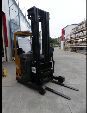Chariot élévateur Caterpilar NR14 - Tolóoszlopos targoncá: 1 kép. Chariot élévateur Caterpilar NR14 - Tolóoszlopos targoncá: 1 kép.