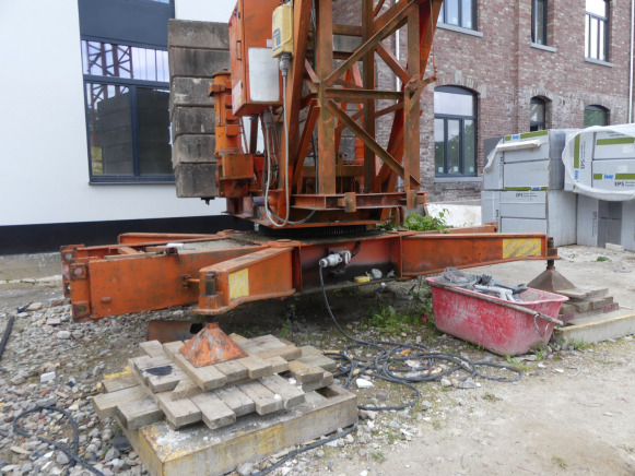 Grue à montage rapide Arcomet T24 - Önszerelő toronydaru: 4 kép. Grue à montage rapide Arcomet T24 - Önszerelő toronydaru: 4 kép.
