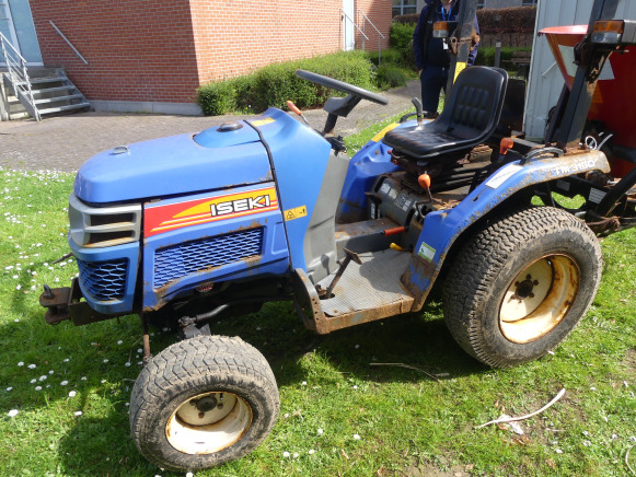 Mini tracteur Iseki TM3160F - Traktor: 1 kép. Mini tracteur Iseki TM3160F - Traktor: 1 kép.