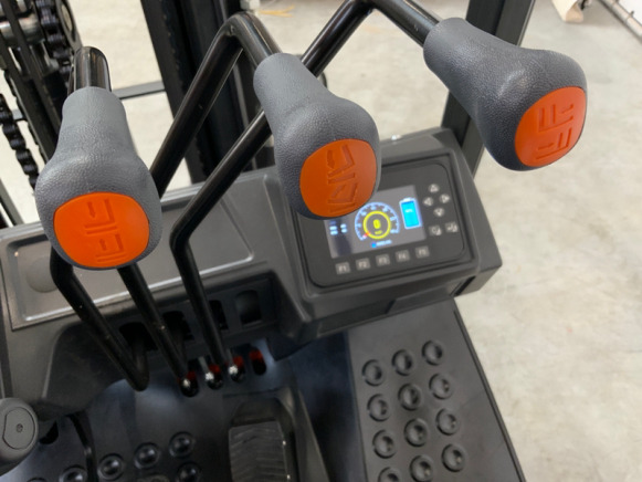 Noblelift FE4P25QC 2024 Chariot élévateur 2.5T - Elektromos targonca: 3 kép. Noblelift FE4P25QC 2024 Chariot élévateur 2.5T - Elektromos targonca: 3 kép.