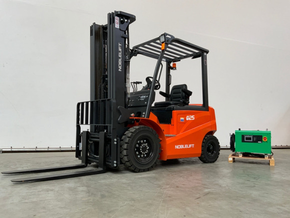 Noblelift FE4P25QC 2024 Chariot élévateur 2.5T - Elektromos targonca: 2 kép. Noblelift FE4P25QC 2024 Chariot élévateur 2.5T - Elektromos targonca: 2 kép.