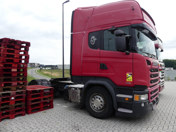 Tracteur routier Scania R490 (2015-891.424 km) - Nyergesvontató: 3 kép. Tracteur routier Scania R490 (2015-891.424 km) - Nyergesvontató: 3 kép.