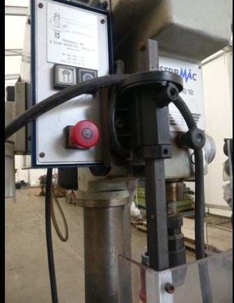 Perceuse à colonne Serrmac NAG16/18 - Oszlopos fúrógép: 2 kép. Perceuse à colonne Serrmac NAG16/18 - Oszlopos fúrógép: 2 kép.