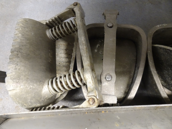 Presse pour hamburger - Élelmiszer-feldolgozó gép: 3 kép. Presse pour hamburger - Élelmiszer-feldolgozó gép: 3 kép.