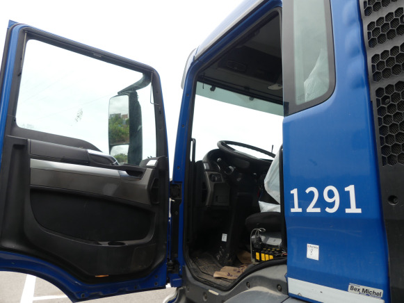 REF:1291 - Camion porte container MAN TGS (2014-500.187 km) - Cserefelépítményes teherautó: 5 kép. REF:1291 - Camion porte container MAN TGS (2014-500.187 km) - Cserefelépítményes teherautó: 5 kép.