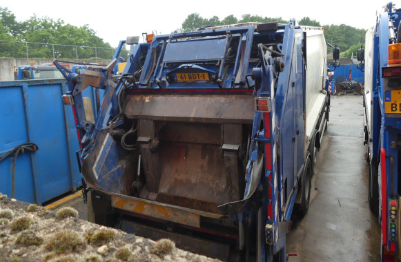 REF:61-BDT-1 - Camion poubelle DAF CF 290 FAG (2014-364.476 km) - Szemetesautó: 3 kép. REF:61-BDT-1 - Camion poubelle DAF CF 290 FAG (2014-364.476 km) - Szemetesautó: 3 kép.