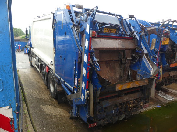 REF:61-BDT-1 - Camion poubelle DAF CF 290 FAG (2014-364.476 km) - Szemetesautó: 4 kép. REF:61-BDT-1 - Camion poubelle DAF CF 290 FAG (2014-364.476 km) - Szemetesautó: 4 kép.