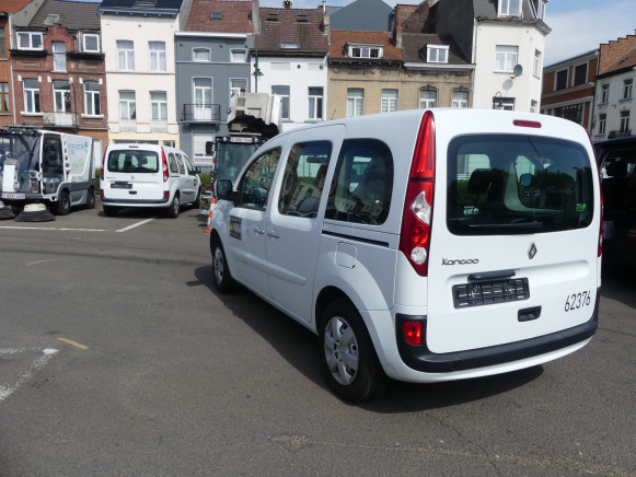 REF:62376 - Voiture Renault Kangoo 1.5 D (2011-42.514 km) - Terepjáró/ SUV: 5 kép. REF:62376 - Voiture Renault Kangoo 1.5 D (2011-42.514 km) - Terepjáró/ SUV: 5 kép.