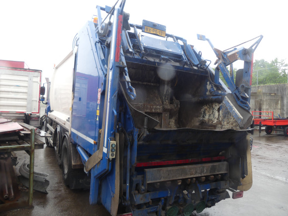 REF:BX-PS-13 - Camion poubelle DAF FAG CF 75 (2010-390.475 km) - Szemetesautó: 4 kép. REF:BX-PS-13 - Camion poubelle DAF FAG CF 75 (2010-390.475 km) - Szemetesautó: 4 kép.