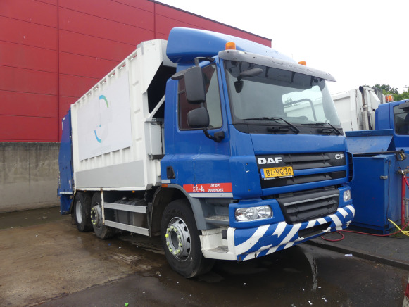 REF:BZ-NG-30 - Camion poubelle DAF FAG CF 75 (2011-465.671 km) - Szemetesautó: 2 kép. REF:BZ-NG-30 - Camion poubelle DAF FAG CF 75 (2011-465.671 km) - Szemetesautó: 2 kép.