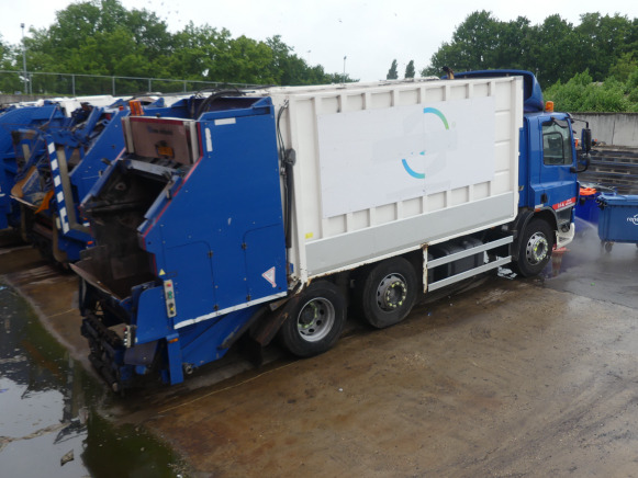 REF:BZ-NG-30 - Camion poubelle DAF FAG CF 75 (2011-465.671 km) - Szemetesautó: 3 kép. REF:BZ-NG-30 - Camion poubelle DAF FAG CF 75 (2011-465.671 km) - Szemetesautó: 3 kép.