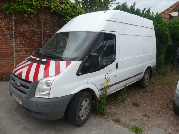 REF:immatriculée sous : 1-BRU-301 - Camionnette Ford Transit - Furgon: 1 kép. REF:immatriculée sous : 1-BRU-301 - Camionnette Ford Transit - Furgon: 1 kép.