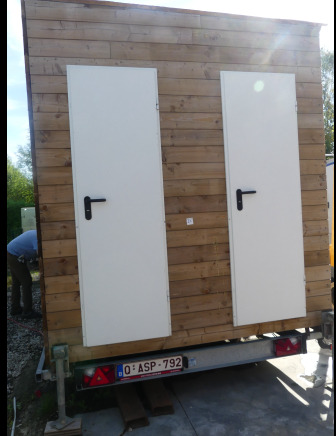 Remorque avec tiny house Syma STA02 - Konténerház, Pótkocsi: 1 kép. Remorque avec tiny house Syma STA02 - Konténerház, Pótkocsi: 1 kép.