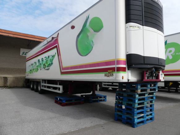 Semi remorque frigorifique Chereau CSD3 - Pótkocsi hűtős: 1 kép. Semi remorque frigorifique Chereau CSD3 - Pótkocsi hűtős: 1 kép.