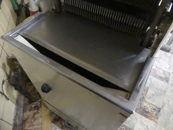 Trancheuse à pain Huylaerts - Sütőipari gép: 4 kép. Trancheuse à pain Huylaerts - Sütőipari gép: 4 kép.