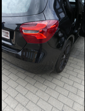 Autó Voiture Mercedes-Benz A 180 (2018-99.600 km-VIN:WDD1760121J776850): 12 kép.