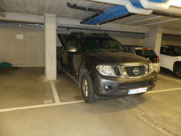 Voiture Nissan NAVARA 2.5 (2012-237.396 km) - Autó: 2 kép. Voiture Nissan NAVARA 2.5 (2012-237.396 km) - Autó: 2 kép.