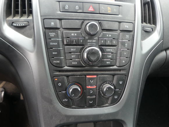 Voiture Opel Astra Sport Tourer (2013-314.104 km) - Autó: 5 kép. Voiture Opel Astra Sport Tourer (2013-314.104 km) - Autó: 5 kép.