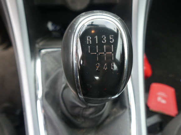 Voiture Opel Astra Sport Tourer (2013-314.104 km) - Autó: 4 kép. Voiture Opel Astra Sport Tourer (2013-314.104 km) - Autó: 4 kép.
