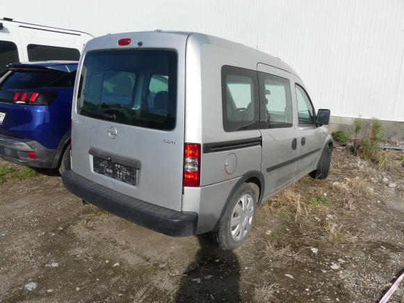 Voiture Opel Combo - Autó: 3 kép. Voiture Opel Combo - Autó: 3 kép.