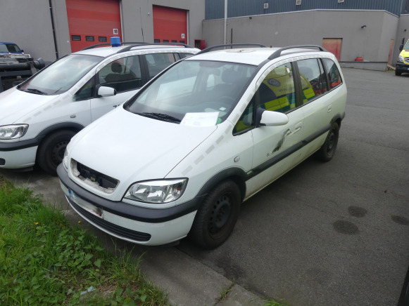 Voiture Opel ZAFIRA (2004-179.238 km) - Autó: 1 kép. Voiture Opel ZAFIRA (2004-179.238 km) - Autó: 1 kép.
