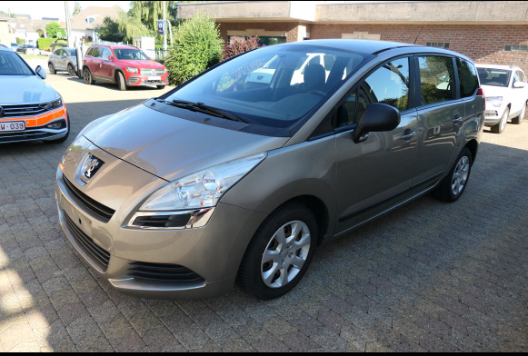 Voiture Peugeot 5008 (2013-165.686 km) - Autó: 1 kép. Voiture Peugeot 5008 (2013-165.686 km) - Autó: 1 kép.