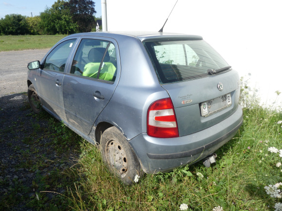 Voiture Skoda Fabia (2004-189.523 km) - Autó: 3 kép. Voiture Skoda Fabia (2004-189.523 km) - Autó: 3 kép.