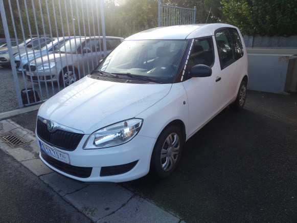 Voiture Skoda Roomster (2010-83.182 km) - Duplakabinos kisteherautó: 1 kép. Voiture Skoda Roomster (2010-83.182 km) - Duplakabinos kisteherautó: 1 kép.