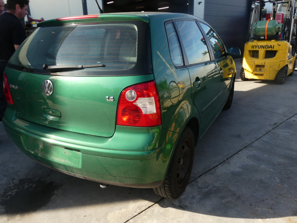 Voiture Volkswagen Polo (2002-119.466 km) - Autó: 2 kép. Voiture Volkswagen Polo (2002-119.466 km) - Autó: 2 kép.
