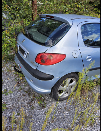 Peugeot 206 hdi - Autó: 3 kép. Peugeot 206 hdi - Autó: 3 kép.