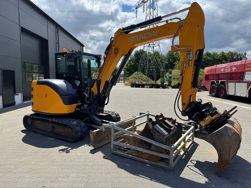 Hitachi ZX65USB Engcon FULL SPEC MACHINE !! DC 2 Gripper TOP CONDITION ! - Lánctalpas kotró: 5 kép. Hitachi ZX65USB Engcon FULL SPEC MACHINE !! DC 2 Gripper TOP CONDITION ! - Lánctalpas kotró: 5 kép.