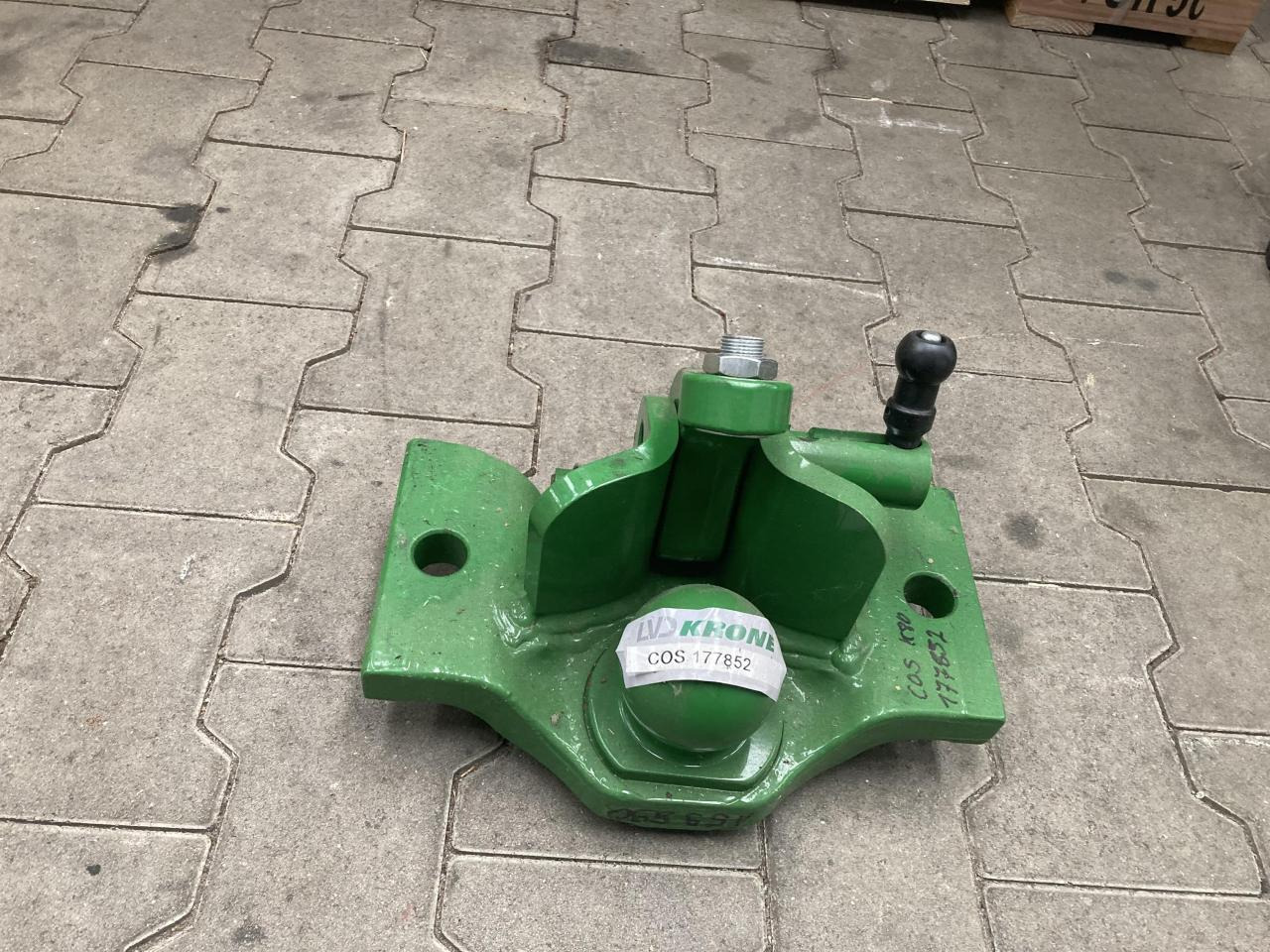John Deere K80 - Adapterek: 1 kép. John Deere K80 - Adapterek: 1 kép.