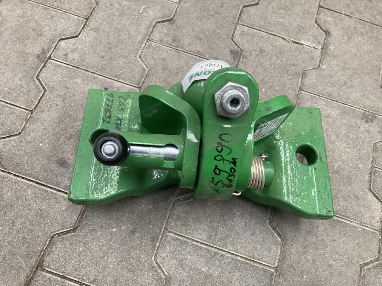 John Deere K80 - Adapterek: 2 kép. John Deere K80 - Adapterek: 2 kép.