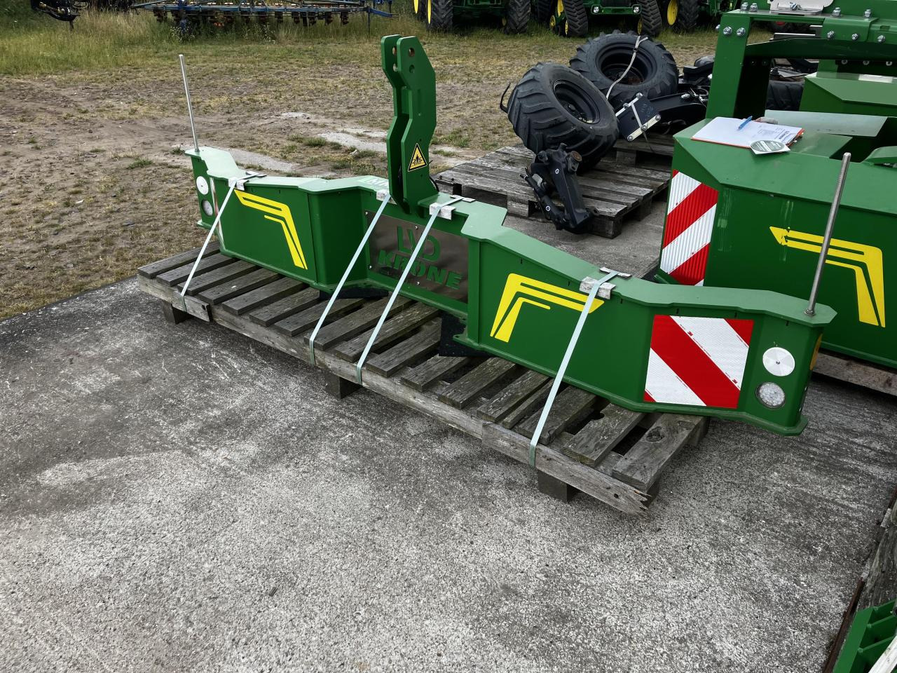 / MMS Agriline SafetyBumper 2800 - Adapterek: 1 kép. / MMS Agriline SafetyBumper 2800 - Adapterek: 1 kép.