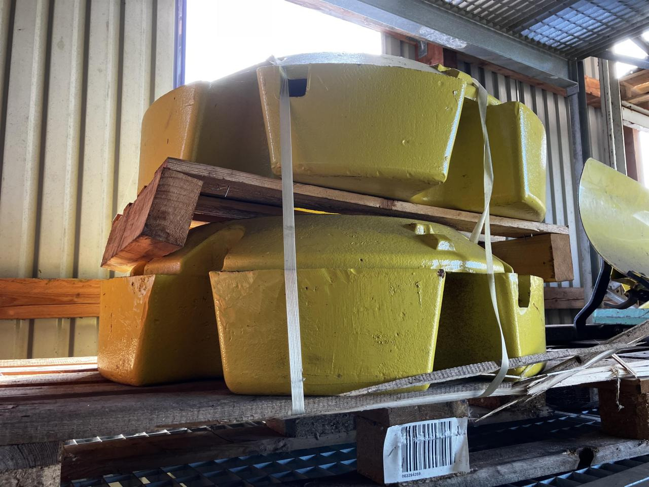 John Deere 620 kg - Alkatrész - Mezőgazdasági gépek: 1 kép. John Deere 620 kg - Alkatrész - Mezőgazdasági gépek: 1 kép.