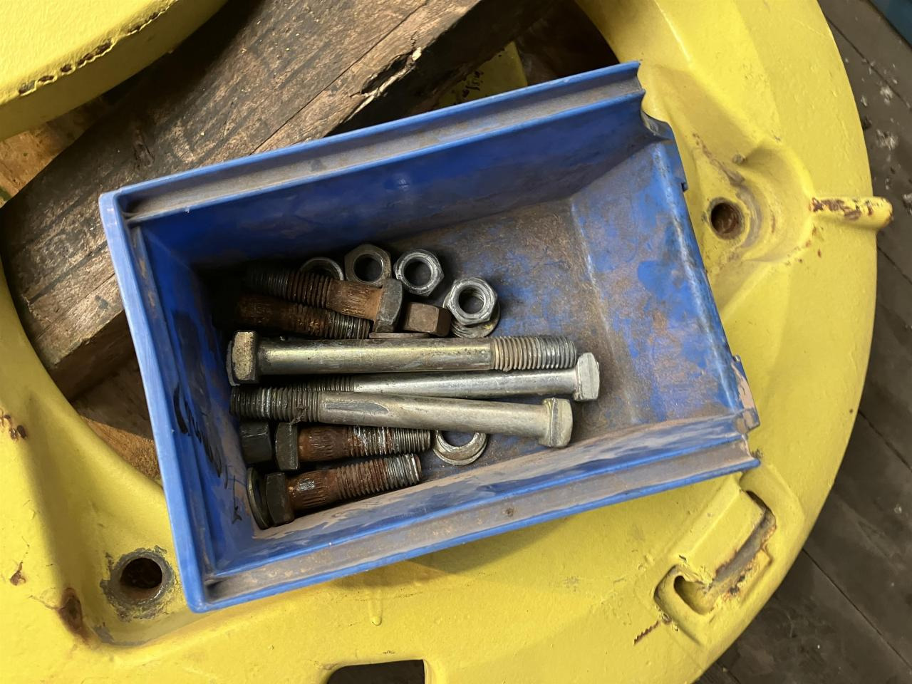 John Deere 6x 55kg - Alkatrész - Mezőgazdasági gépek: 4 kép. John Deere 6x 55kg - Alkatrész - Mezőgazdasági gépek: 4 kép.