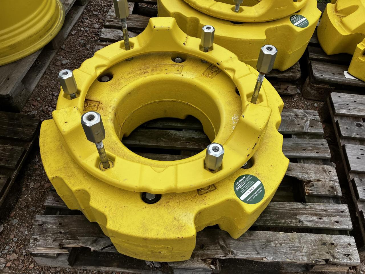 John Deere 70 kg + 900 kg - Alkatrész - Mezőgazdasági gépek: 2 kép. John Deere 70 kg + 900 kg - Alkatrész - Mezőgazdasági gépek: 2 kép.