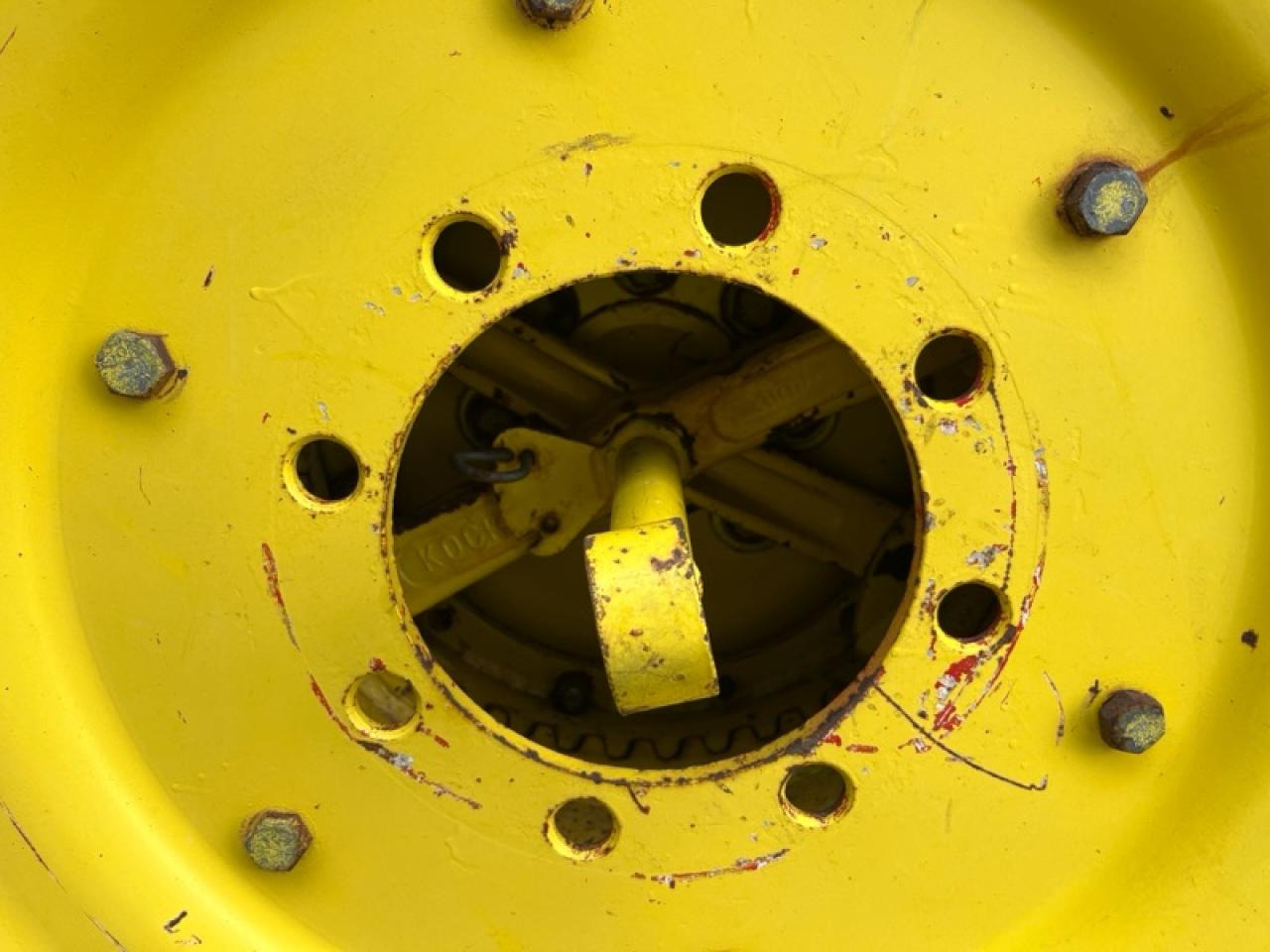 Alliance 13.6R48 inkl. KN Kupplung - Gumiabroncs - Mezőgazdasági gépek: 2 kép. Alliance 13.6R48 inkl. KN Kupplung - Gumiabroncs - Mezőgazdasági gépek: 2 kép.