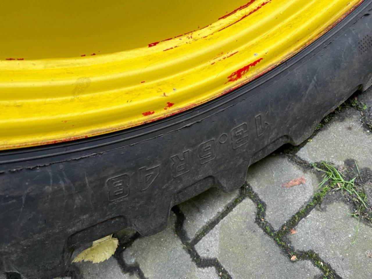 Alliance 13.6R48 inkl. KN Kupplung - Gumiabroncs - Mezőgazdasági gépek: 4 kép. Alliance 13.6R48 inkl. KN Kupplung - Gumiabroncs - Mezőgazdasági gépek: 4 kép.