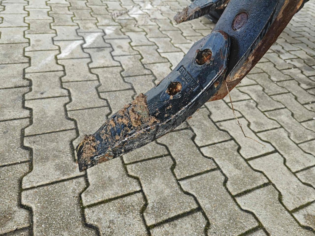 Amazone Cenius 7003-2TX - Kultivátor: 4 kép. Amazone Cenius 7003-2TX - Kultivátor: 4 kép.