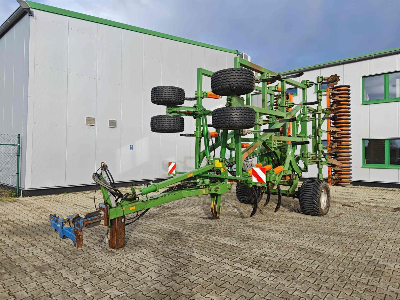 Amazone Cenius 7003-2TX - Kultivátor: 1 kép. Amazone Cenius 7003-2TX - Kultivátor: 1 kép.