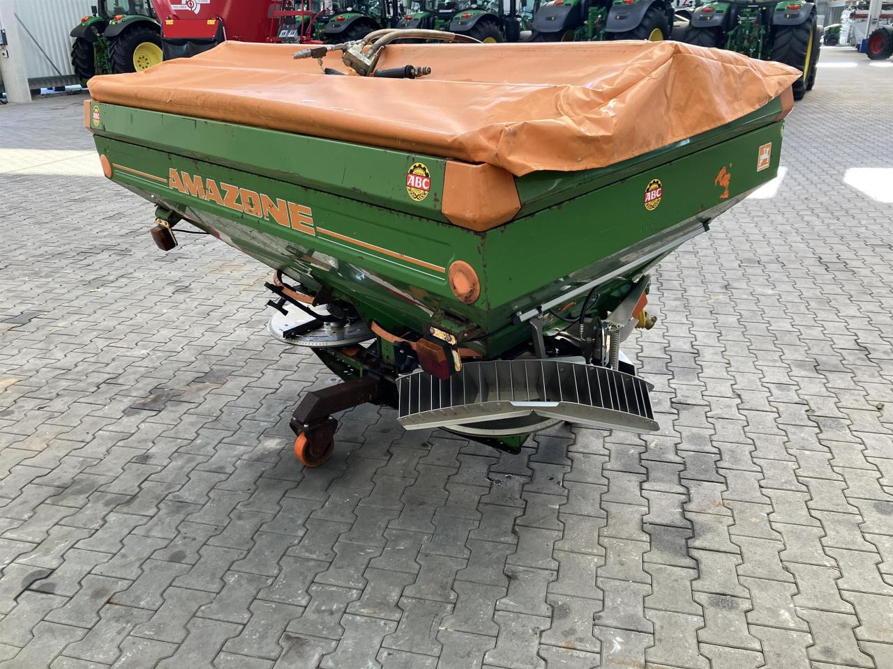 Amazone ZA-M 1200 - Műtrágyaszóró: 3 kép. Amazone ZA-M 1200 - Műtrágyaszóró: 3 kép.
