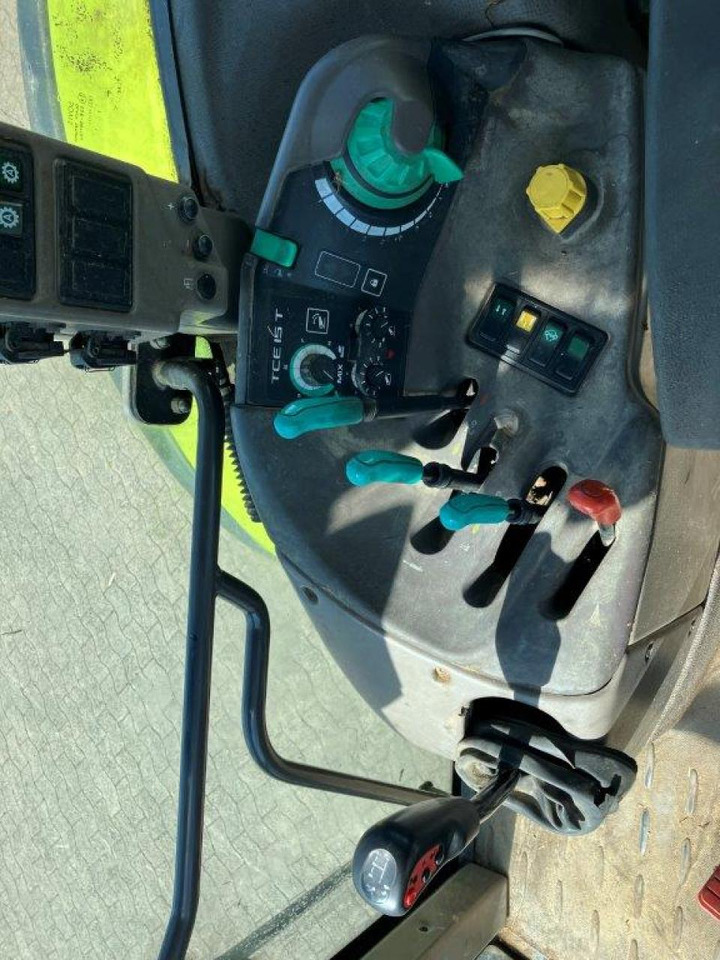 CLAAS Ares 696 - Traktor: 5 kép. CLAAS Ares 696 - Traktor: 5 kép.