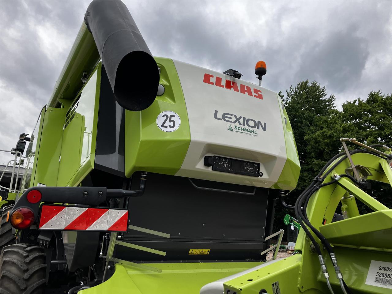 CLAAS Lexion 650 - Kombájn: 4 kép. CLAAS Lexion 650 - Kombájn: 4 kép.