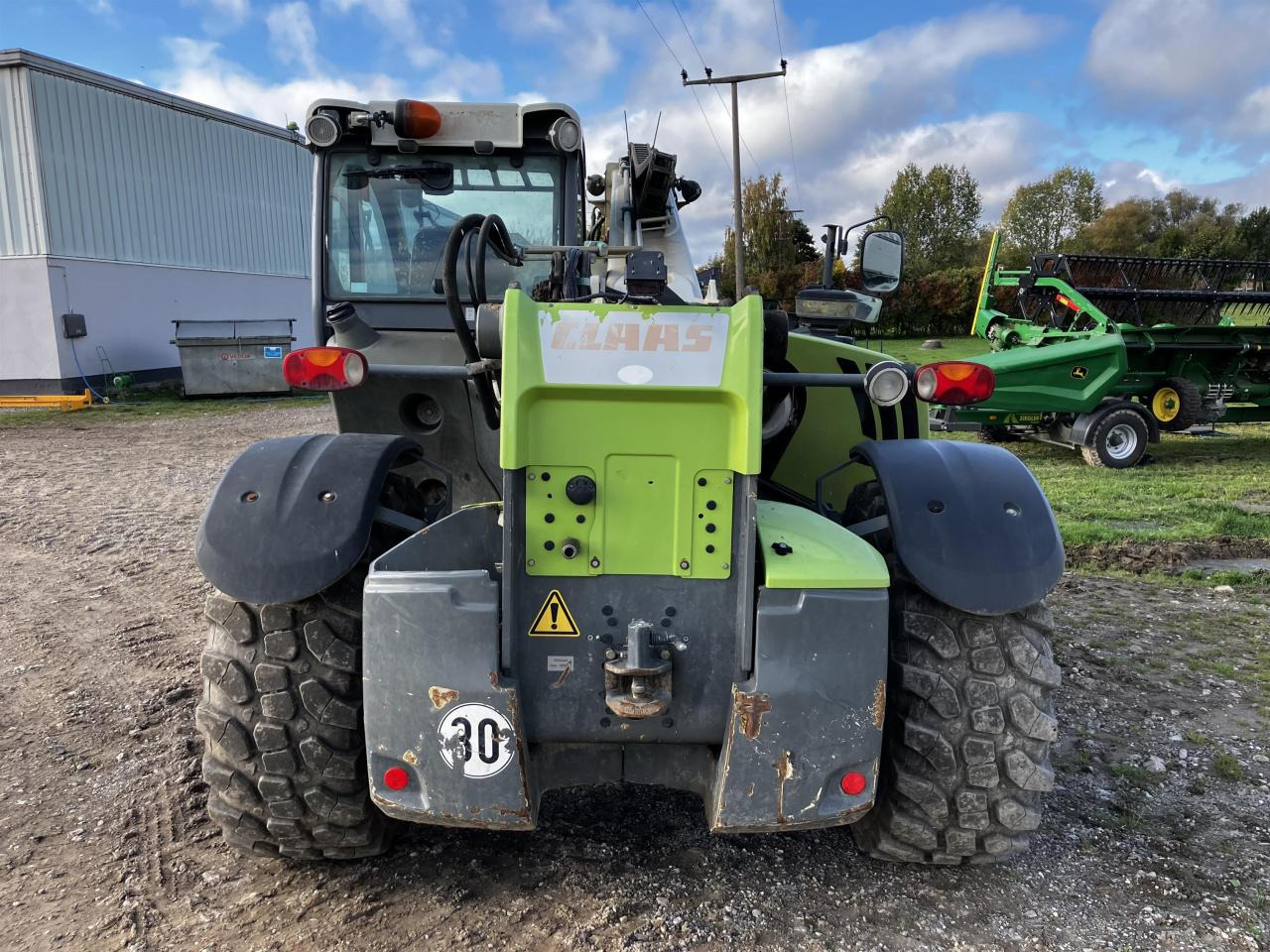 CLAAS Scorpion 7055 - Teleszkópos rakodó: 4 kép. CLAAS Scorpion 7055 - Teleszkópos rakodó: 4 kép.