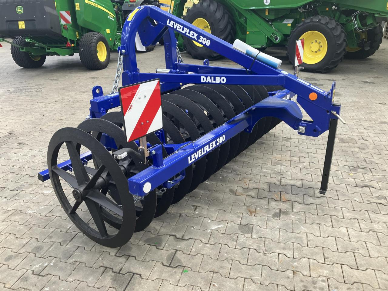 Dalbo LEVELFLEX 300 - Mezőgazdasági hengerek: 4 kép. Dalbo LEVELFLEX 300 - Mezőgazdasági hengerek: 4 kép.
