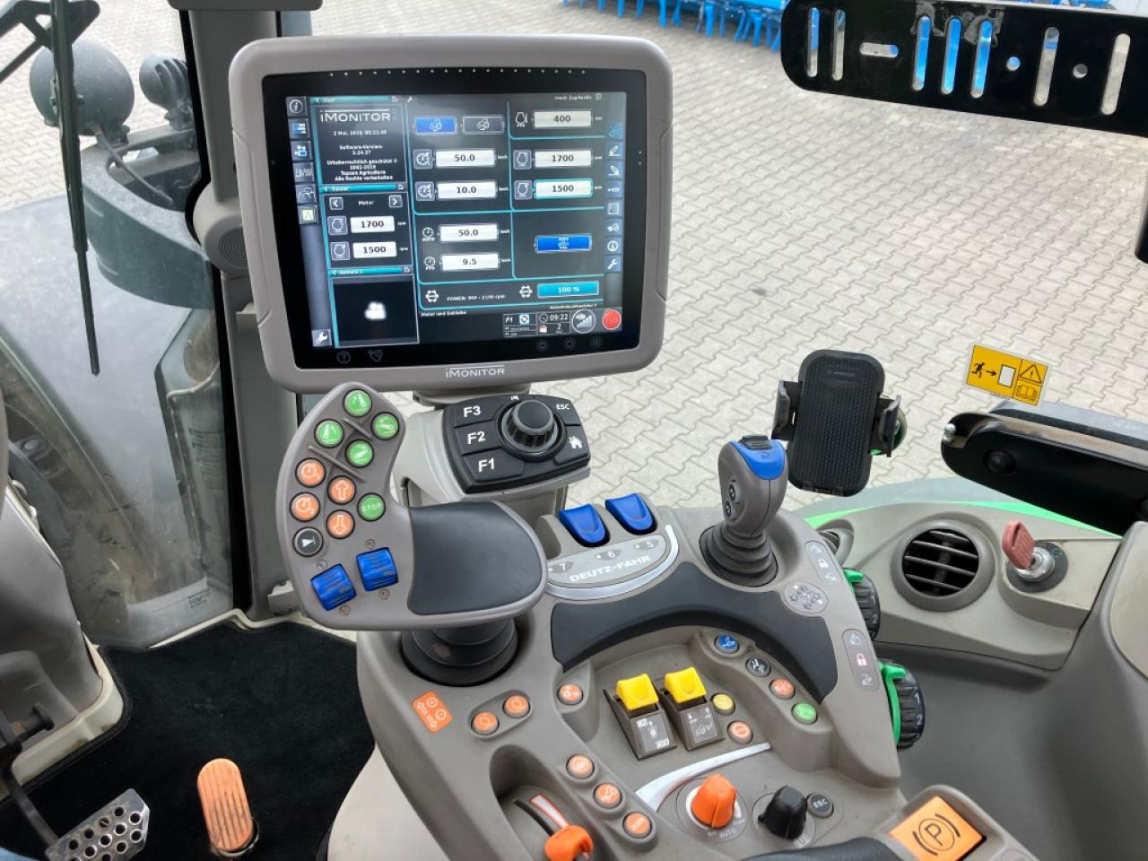 Traktor Deutz-Fahr 6215 TTV: 15 kép.