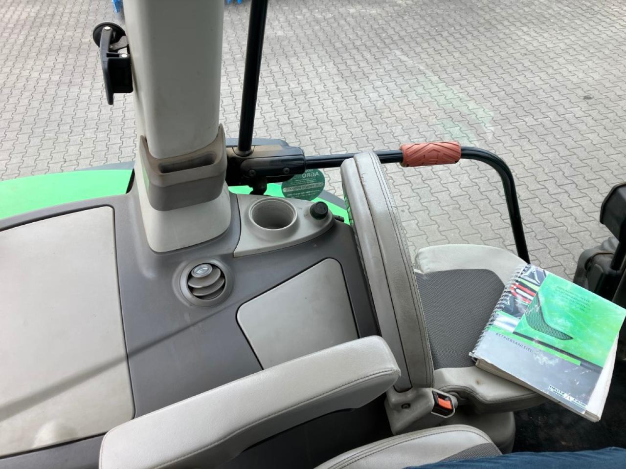 Traktor Deutz-Fahr 6215 TTV: 20 kép.