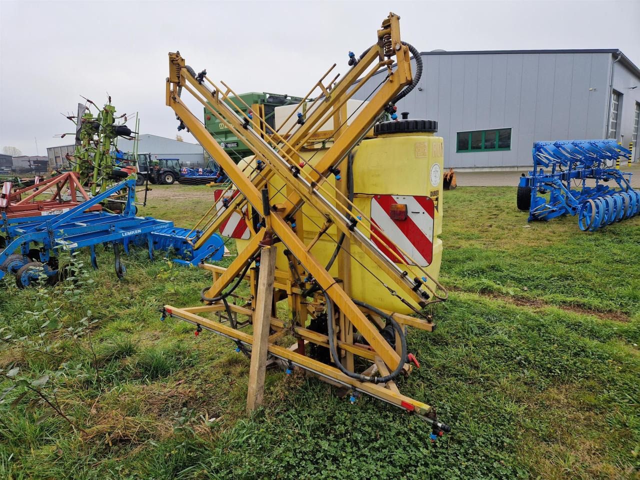 Dubex MODEL 1 - Vontatott permetezők: 2 kép. Dubex MODEL 1 - Vontatott permetezők: 2 kép.